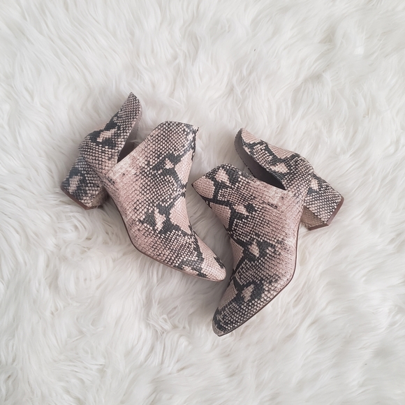 Steve Madden Shoes - NWT Steve Madden Booties!